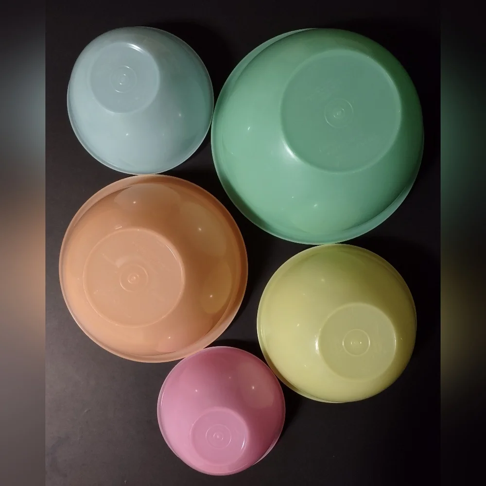 Vtg Tupperware Wonderlier Bowls Set of 5 Pastel Mixing Storing Nesting No Lid - Picture 3 of 5